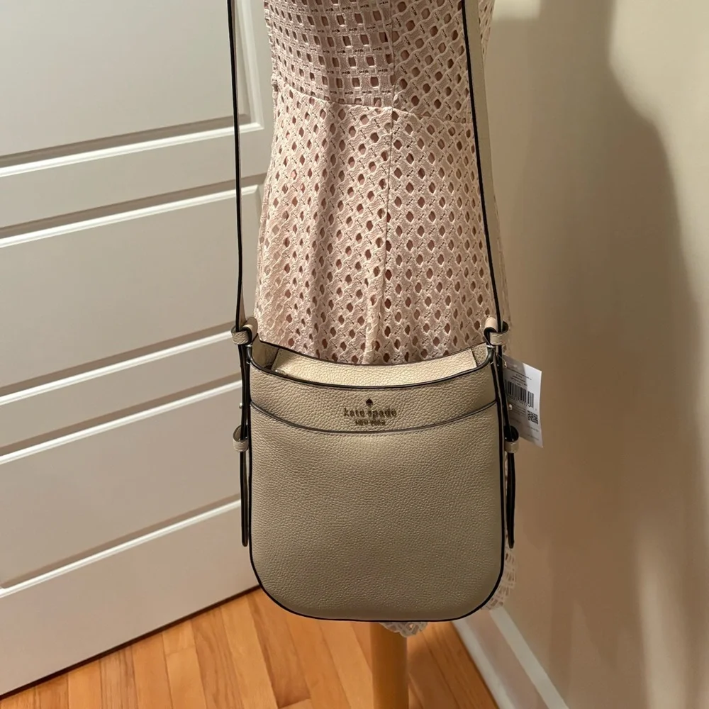 NWT Kate Spade Leila Pebbled Leather Crossbody Bag in Light Sand